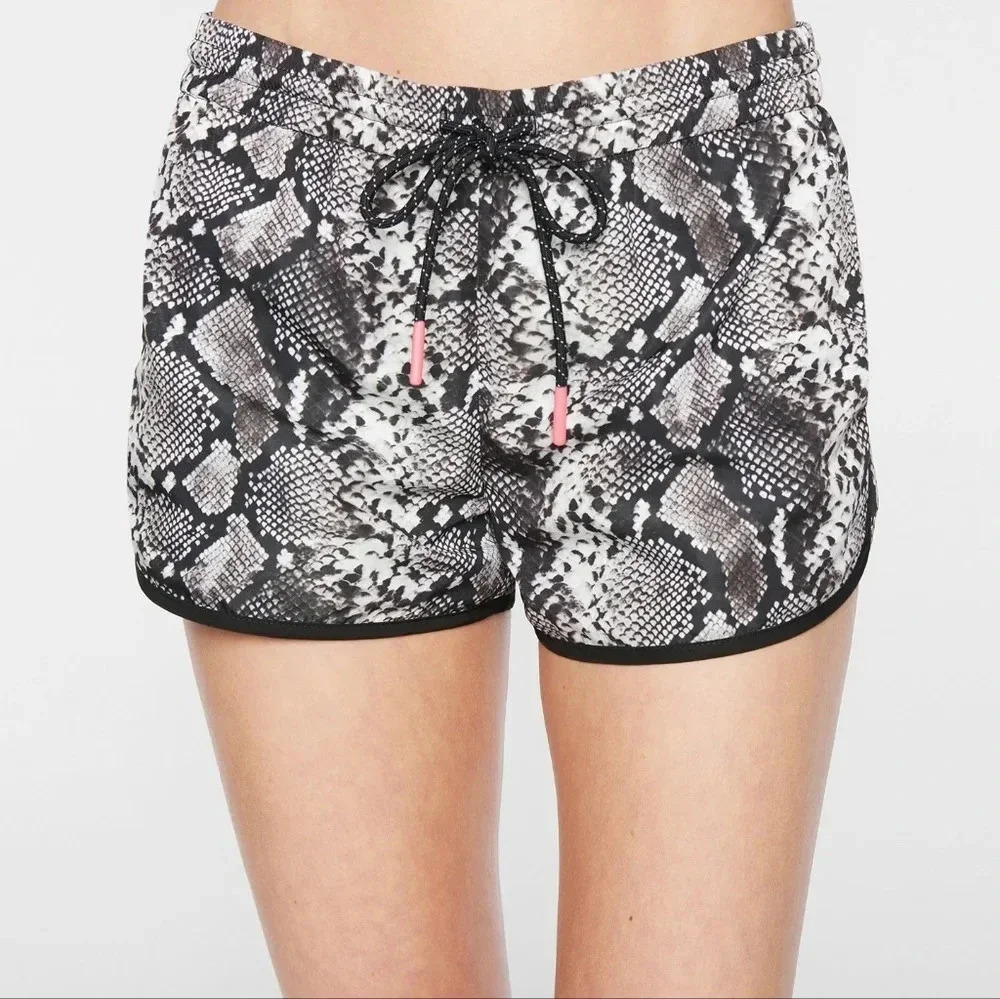 PAM & GELA Womens Snake Print Athletic Shorts Drawstring Black White Small‎
